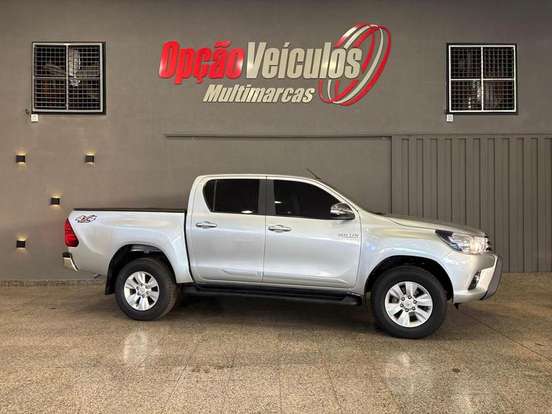TOYOTA-HILUX-2016