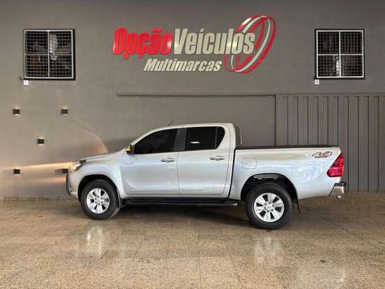 TOYOTA-HILUX-2016