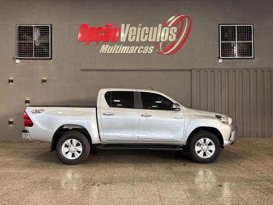 TOYOTA-HILUX-2016