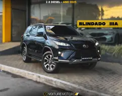 TOYOTA HILUX SW4 2.8 D-4D TURBO DIESEL DIAMOND 7L 4X4 AUTOMÁTICO TOYOTA HILUX SW4 2.8 D-4D TURBO DIESEL DIAMOND 7L 4X4 AUTOMÁTICO