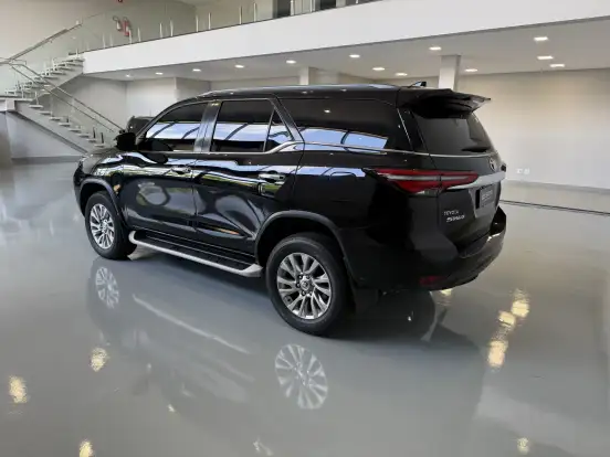 TOYOTA-HILUX SW4-2023