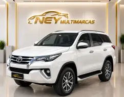 TOYOTA HILUX SW4 2.8 SR 4X4 16V TURBO INTERCOOLER DIESEL 4P AUTOMÁTICO TOYOTA HILUX SW4 2.8 SR 4X4 16V TURBO INTERCOOLER DIESEL 4P AUTOMÁTICO