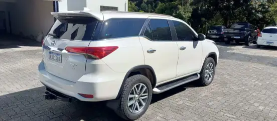 TOYOTA-HILUX SW4-2019