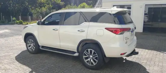 TOYOTA-HILUX SW4-2019