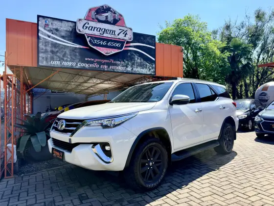 TOYOTA HILUX SW4 2.8 SRX 4X4 16V TURBO INTERCOOLER DIESEL 4P AUTOMÁTICO