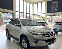 TOYOTA HILUX SW4 2.8 SRX 4X4 16V TURBO INTERCOOLER DIESEL 4P AUTOMÁTICO TOYOTA HILUX SW4 2.8 SRX 4X4 16V TURBO INTERCOOLER DIESEL 4P AUTOMÁTICO