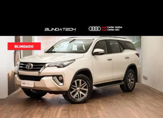 TOYOTA HILUX SW4 2.8 SRX 4X4 7 LUGARES 16V TURBO INTERCOOLER DIESEL 4P AUTOMÁTICO