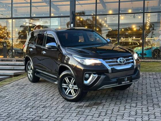 TOYOTA HILUX SW4 2.7 SRV 7 LUGARES 4X2 16V FLEX 4P AUTOMÁTICO