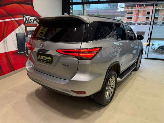 TOYOTA-HILUX SW4-2021
