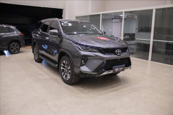 TOYOTA HILUX SW4 2.8 D-4D TURBO DIESEL SRX PLATINUM 4X4 AUTOMÁTICO