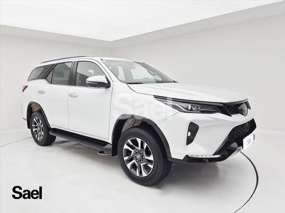 TOYOTA HILUX SW4 2.8 D-4D TURBO DIESEL SRX PLATINUM 7L 4X4 AUTOMÁTICO