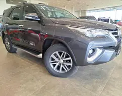 TOYOTA HILUX SW4 2.8 SRX 4X4 16V TURBO INTERCOOLER DIESEL 4P AUTOMÁTICO TOYOTA HILUX SW4 2.8 SRX 4X4 16V TURBO INTERCOOLER DIESEL 4P AUTOMÁTICO