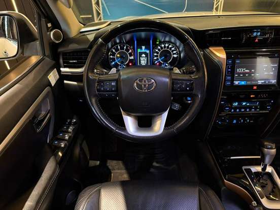 TOYOTA-HILUX SW4-2018