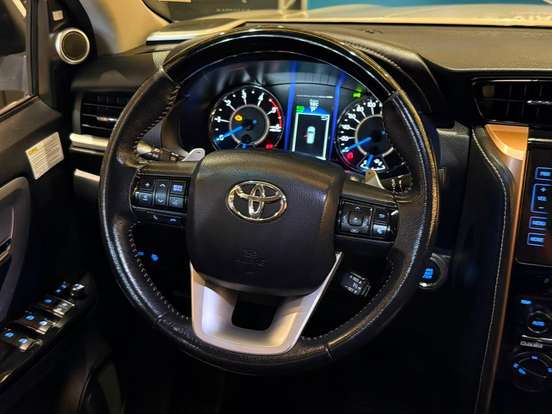 TOYOTA-HILUX SW4-2018
