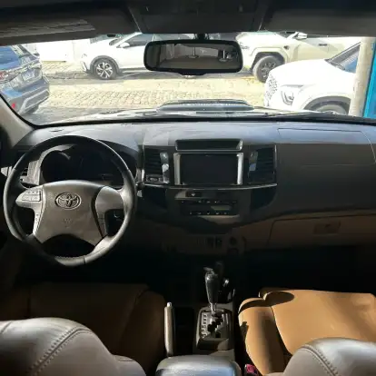 TOYOTA-HILUX SW4-2012