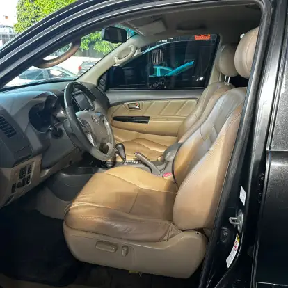 TOYOTA-HILUX SW4-2012