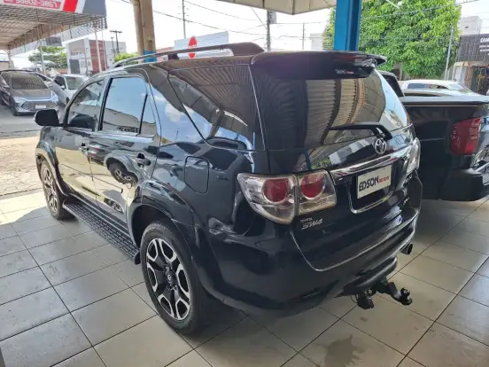 TOYOTA-HILUX SW4-2012