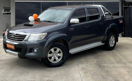 TOYOTA HILUX SW4 3.0 SR 4X4 16V TURBO INTERCOOLER DIESEL 4P AUTOMÁTICO