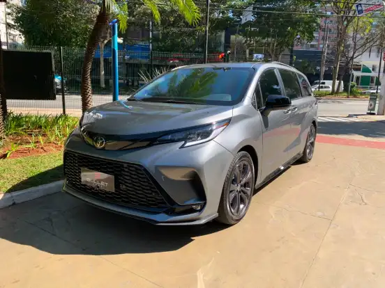 TOYOTA-SIENNA-2025