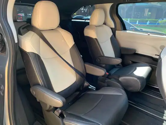 TOYOTA-SIENNA-2025