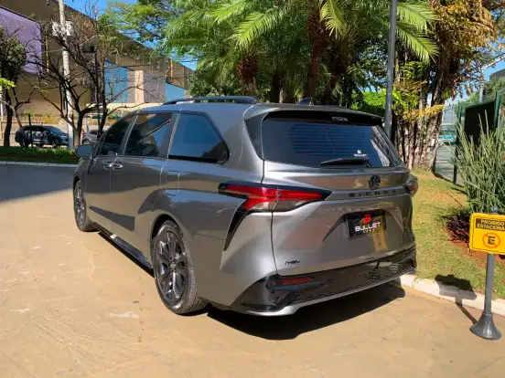 TOYOTA-SIENNA-2025