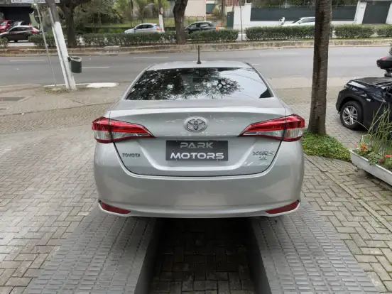TOYOTA-YARIS-2019