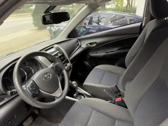 TOYOTA-YARIS-2019
