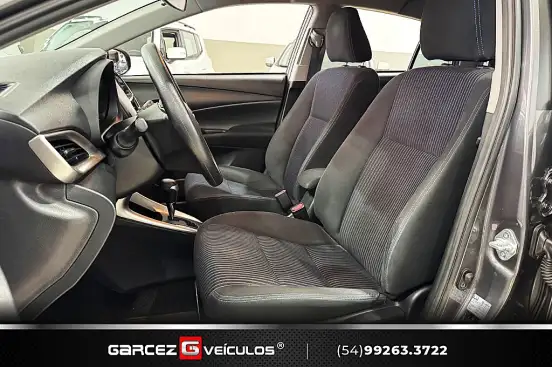 TOYOTA-YARIS-2021