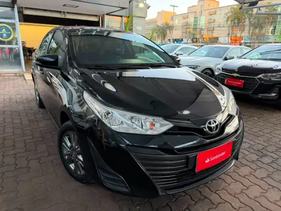 TOYOTA-YARIS-2021