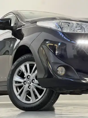 TOYOTA-YARIS-2021