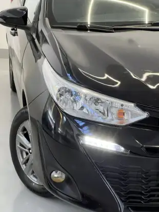 TOYOTA-YARIS-2021