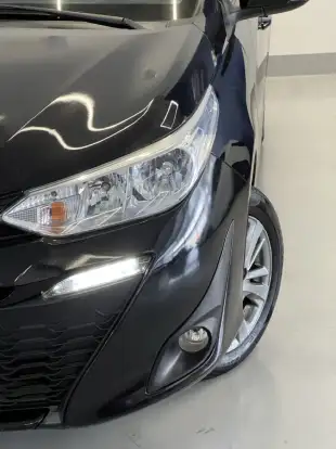 TOYOTA-YARIS-2021