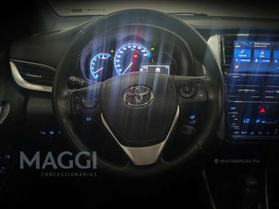 TOYOTA-YARIS-2018