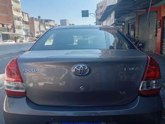 TOYOTA-ETIOS-2019