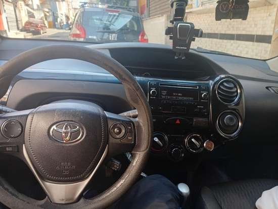 TOYOTA-ETIOS-2019