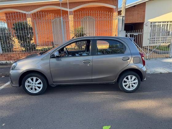 TOYOTA ETIOS 1.5 X PLUS 16V FLEX 4P AUTOMÁTICO