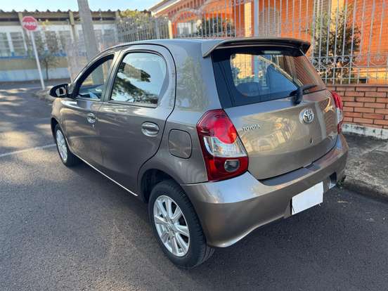 TOYOTA-ETIOS-1.5 X PLUS 16V FLEX 4P AUTOMÁTICO TOYOTA-ETIOS-2018