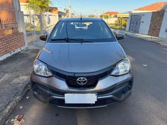 TOYOTA-ETIOS-2018