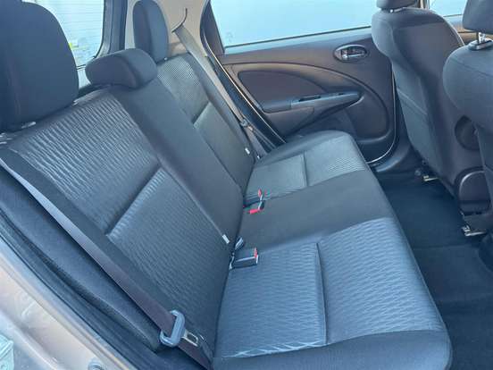 TOYOTA-ETIOS-1.5 X PLUS 16V FLEX 4P AUTOMÁTICO TOYOTA-ETIOS-2018