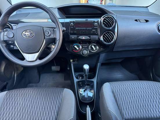 TOYOTA-ETIOS-2018