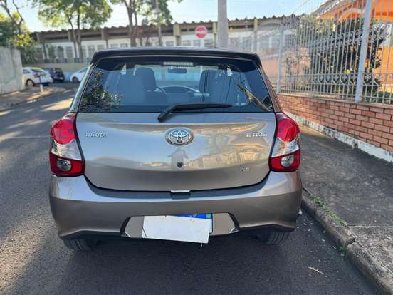 TOYOTA-ETIOS-1.5 X PLUS 16V FLEX 4P AUTOMÁTICO TOYOTA-ETIOS-2018