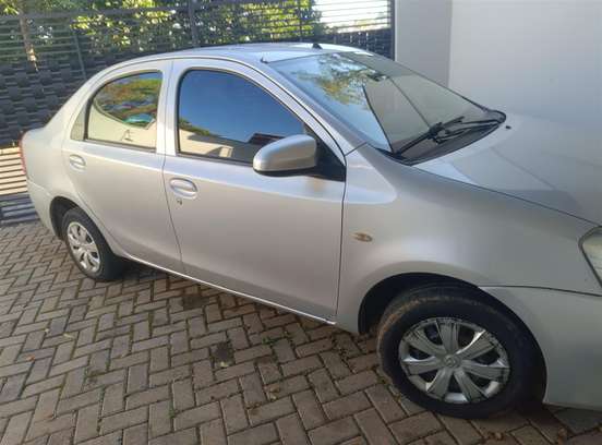 TOYOTA-ETIOS-2015