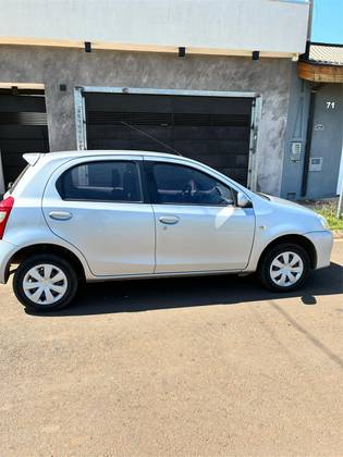 TOYOTA ETIOS 1.3 XS 16V FLEX 4P MANUAL