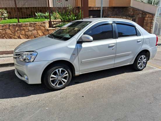 TOYOTA-ETIOS-1.5 XS SEDAN 16V FLEX 4P MANUAL TOYOTA-ETIOS-2014