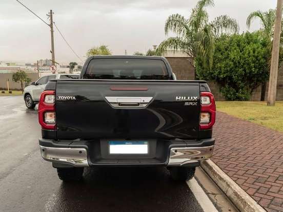 TOYOTA-HILUX-2.8 D-4D TURBO DIESEL CD SRX 4X4 AUTOMÁTICO TOYOTA-HILUX-2021