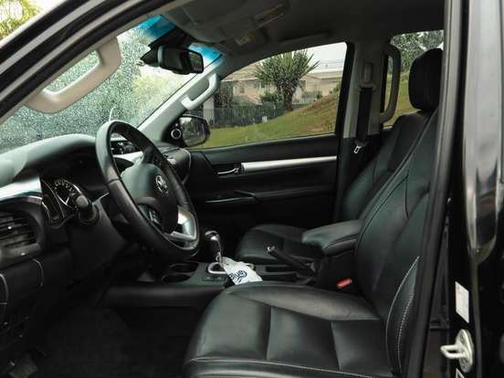 TOYOTA-HILUX-2.8 D-4D TURBO DIESEL CD SRX 4X4 AUTOMÁTICO TOYOTA-HILUX-2021