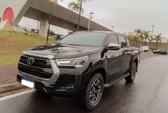 TOYOTA-HILUX-2.8 D-4D TURBO DIESEL CD SRX 4X4 AUTOMÁTICO TOYOTA-HILUX-2021