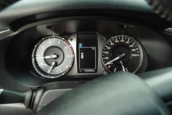 TOYOTA-HILUX-2.8 D-4D TURBO DIESEL CD SRX 4X4 AUTOMÁTICO TOYOTA-HILUX-2021