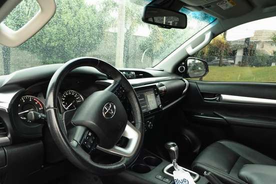 TOYOTA-HILUX-2021