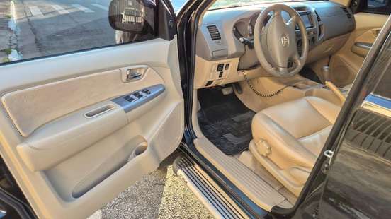 TOYOTA-HILUX SW4-2009